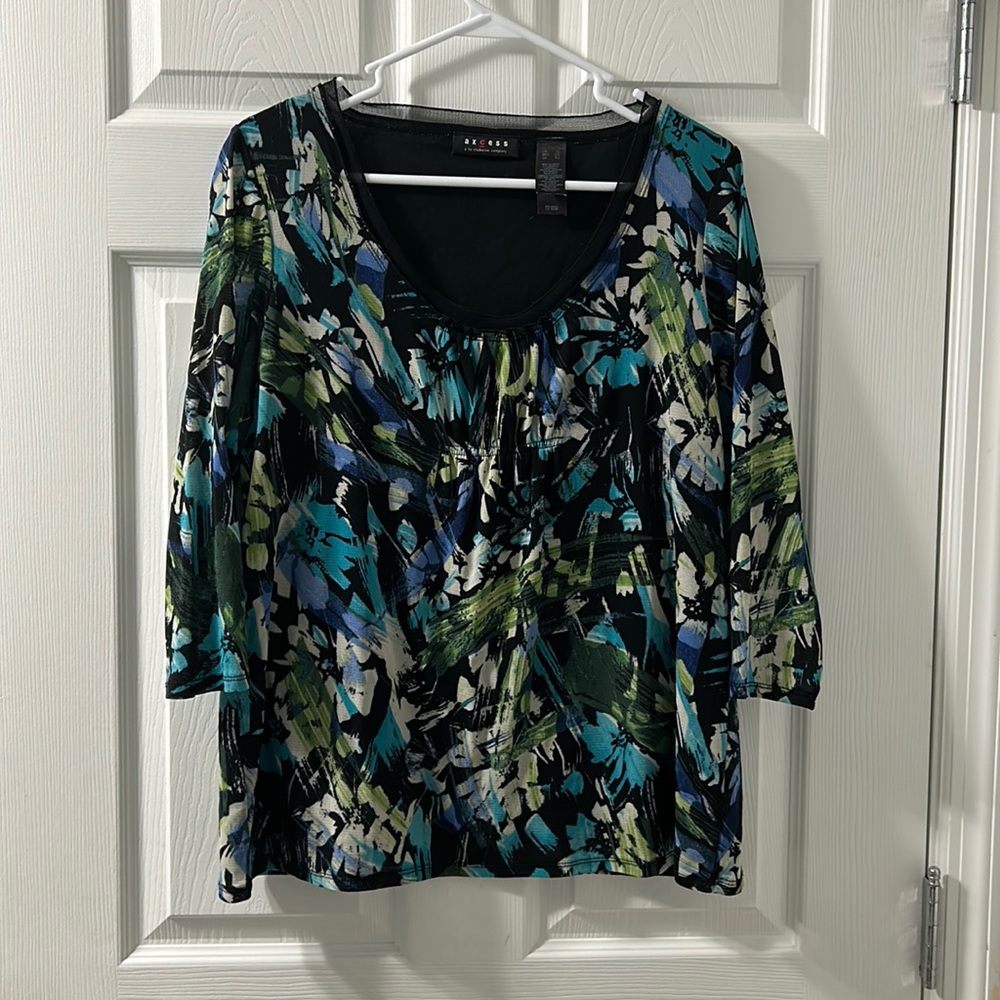 Axcess by Liz Claiborne 3/4 sleeve shirt. Size XL